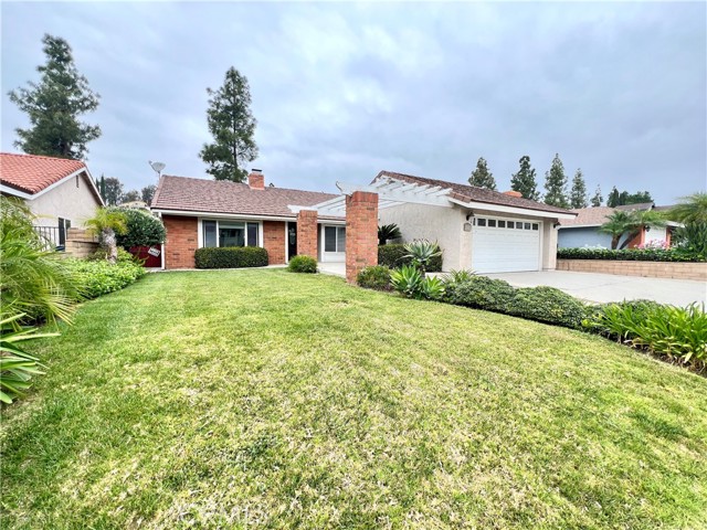 Detail Gallery Image 2 of 30 For 1545 Meadow Glen Rd, Diamond Bar,  CA 91765 - 4 Beds | 2 Baths