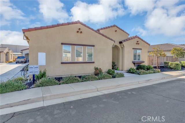 Detail Gallery Image 3 of 33 For 612 Machado St, Los Banos,  CA 93635 - 3 Beds | 2 Baths