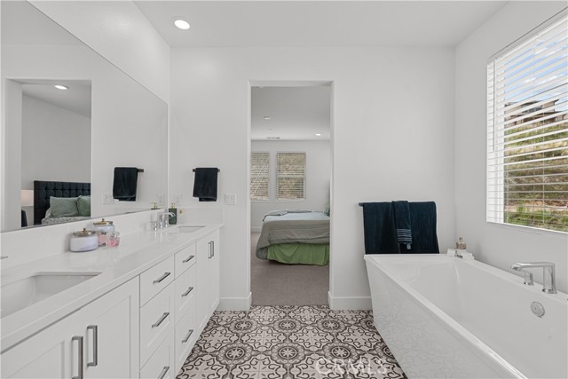 29467 Camino Saguaro, Valencia CA: https://media.crmls.org/medias/01384698-56cf-491e-aba2-70ea9e2e667a.jpg