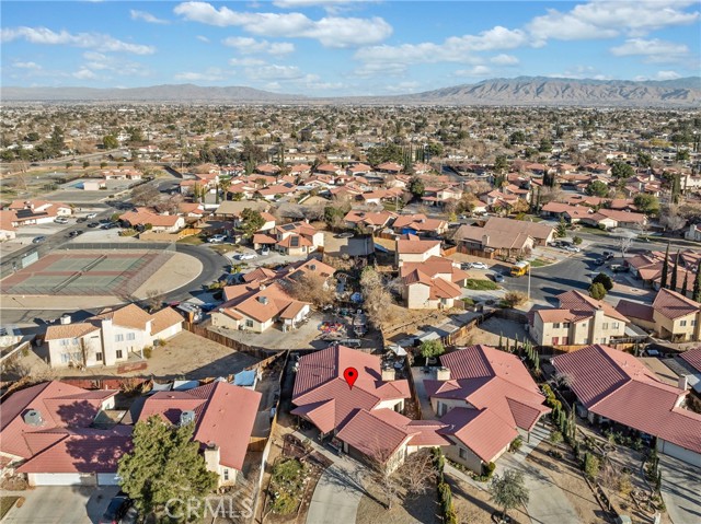 Detail Gallery Image 2 of 39 For 10395 Shahaptain Ave, Hesperia,  CA 92345 - 3 Beds | 2 Baths