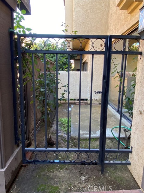 Detail Gallery Image 3 of 24 For 427 E. Mission Rd #44,  Alhambra,  CA 91801 - 2 Beds | 2/1 Baths