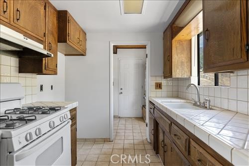 Detail Gallery Image 9 of 42 For 28921 Bear Valley Rd, Tehachapi,  CA 93561 - 3 Beds | 2 Baths
