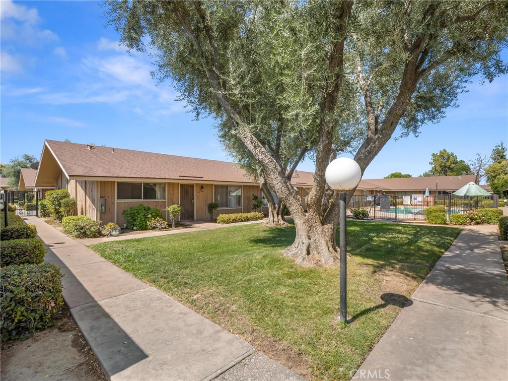 3749 N Fruit Avenue #A