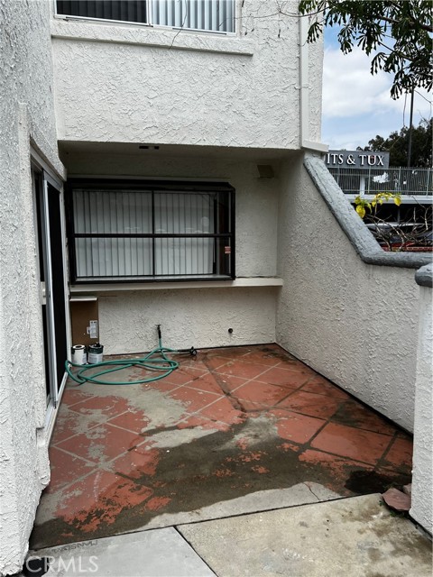 18511 Mayall Street, Northridge CA: https://media.crmls.org/medias/013972e8-c3bc-414f-89e1-c3d86287bc88.jpg