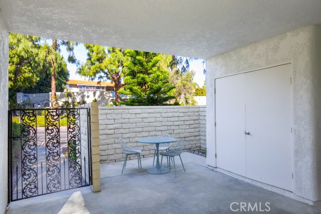 Detail Gallery Image 2 of 23 For 2179 via Puerta a,  Laguna Woods,  CA 92637 - 2 Beds | 1/1 Baths