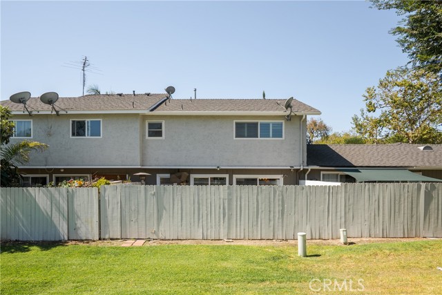 25353 Gemini Ln, Lake Forest CA: https://media.crmls.org/medias/013b5dd9-5d80-45db-9da2-aa9d6e875851.jpg