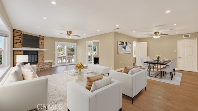 Image 5 of 62 For 14934 Lofthill