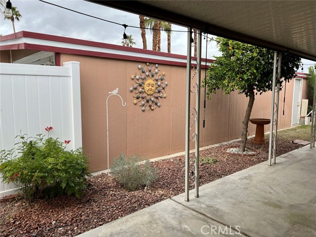 Detail Gallery Image 19 of 27 For 221 La Encina Dr, Palm Springs,  CA 92264 - 2 Beds | 2 Baths