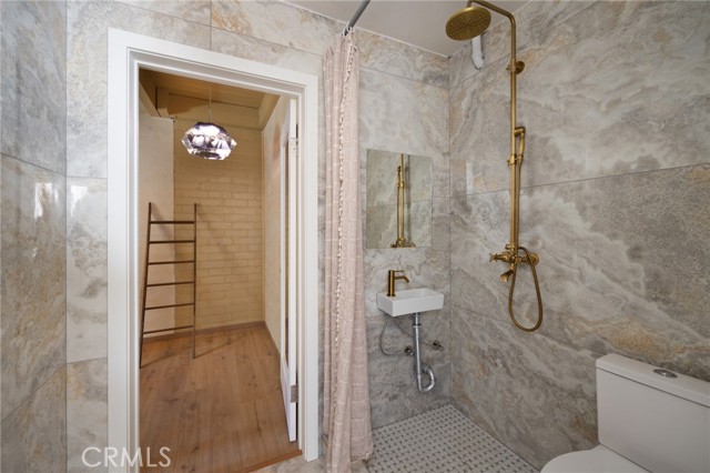 3233 Tareco Drive, Los Angeles CA: https://media.crmls.org/medias/013c8b2c-b3f8-4846-ad14-193fd4fc1945.jpg