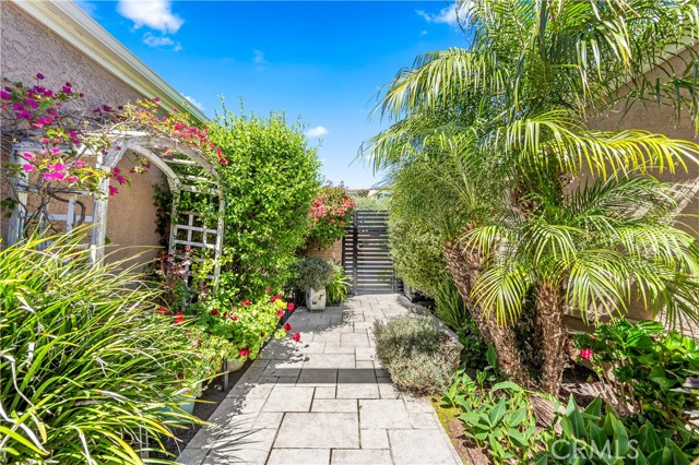 Detail Gallery Image 5 of 30 For 31125 Almara Ln, Laguna Niguel,  CA 92677 - 2 Beds | 2 Baths