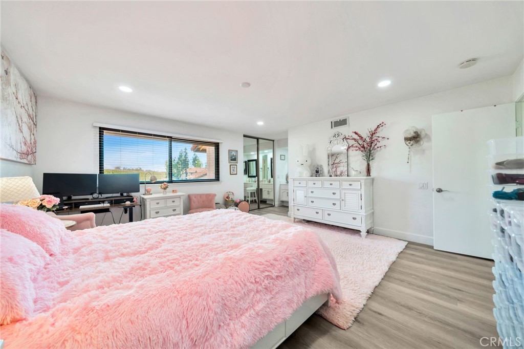 013cfcf6 67d3 4f70 A96a Dedb30dc1811