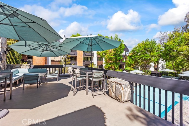 Detail Gallery Image 35 of 40 For 4720 Park Encino Ln #220,  Encino,  CA 91436 - 2 Beds | 2/1 Baths