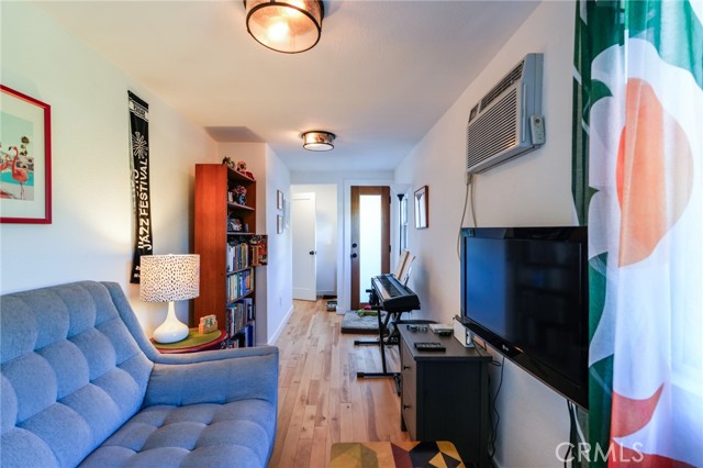 Image 48 of 71 For 1361 Armadale Avenue