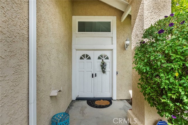 Detail Gallery Image 2 of 39 For 19777 Azure Field Dr, Newhall,  CA 91321 - 3 Beds | 3 Baths