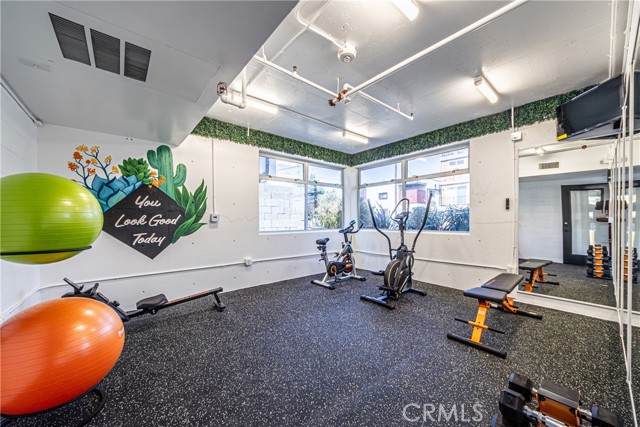 Detail Gallery Image 5 of 40 For 6025 Craner Ave #401,  North Hollywood,  CA 91606 - 4 Beds | 4/1 Baths