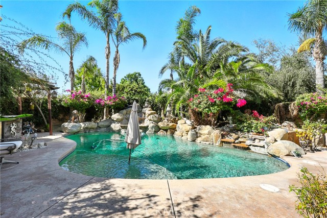 Detail Gallery Image 41 of 60 For 13204 Michaelangelo Dr, Bakersfield,  CA 93314 - 5 Beds | 3 Baths