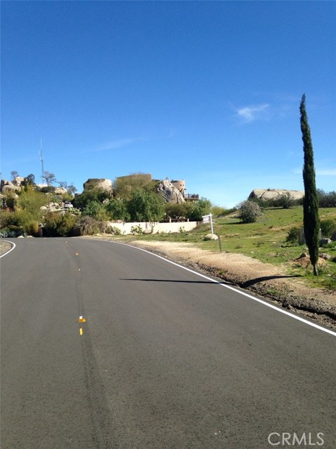 23685 Tapatia Road, Homeland CA: https://media.crmls.org/medias/01406f3a-9afc-4740-aafd-efa39b406f1a.jpg
