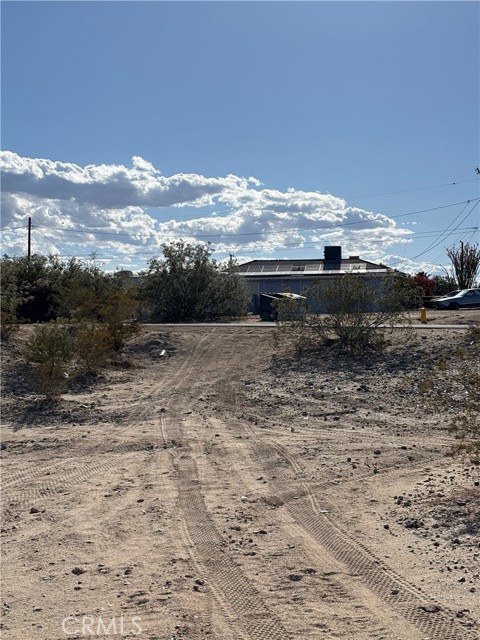 1 Morongo Road, 29 Palms CA: https://media.crmls.org/medias/014084de-3bef-4110-bf8c-737598d20733.jpg