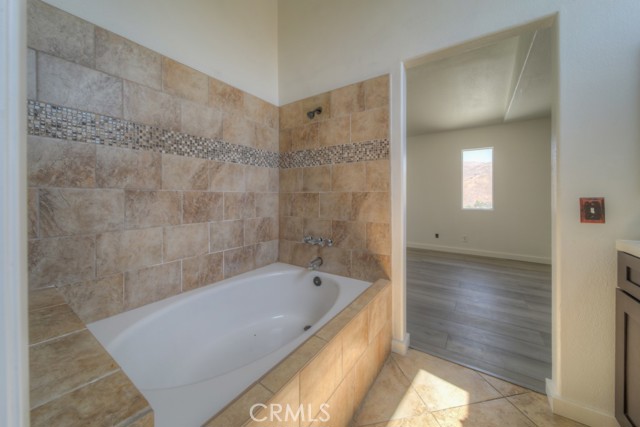 Detail Gallery Image 16 of 72 For 13220 Broken Bit Cir, Corona,  CA 92883 - 4 Beds | 2/1 Baths