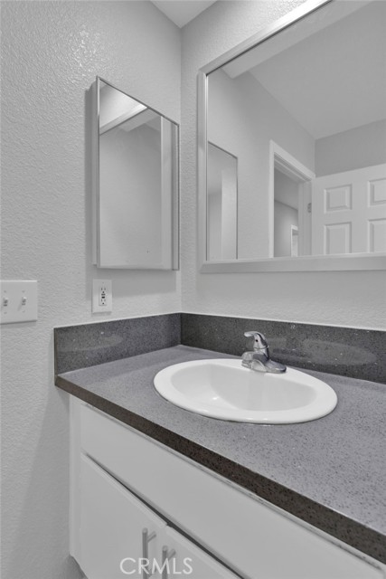 Detail Gallery Image 42 of 65 For 12268 Shadow, Victorville,  CA 92392 - 4 Beds | 3 Baths