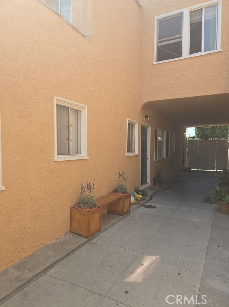 1222 E 10th Street, Long Beach CA: https://media.crmls.org/medias/014147b2-9922-47e3-aaec-1247dd6e6896.jpg