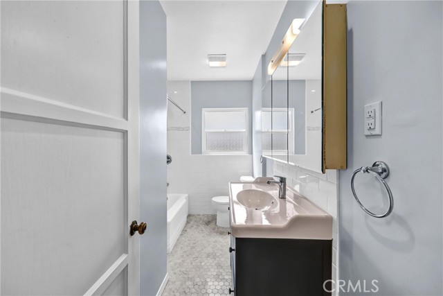 Detail Gallery Image 19 of 25 For 3338 Paraiso Way, La Crescenta,  CA 91214 - 3 Beds | 1 Baths