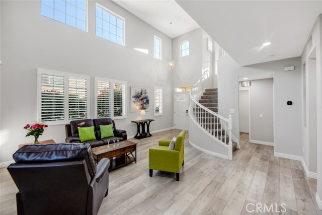 11226 Ravenna Lane, Porter Ranch CA: https://media.crmls.org/medias/0141ba0b-0633-419b-8ab6-c7df1bd0e13f.jpg