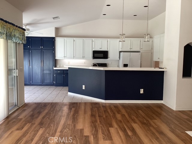 Detail Gallery Image 6 of 19 For 7120 W Avenue L-11, Lancaster,  CA 93536 - 4 Beds | 3 Baths