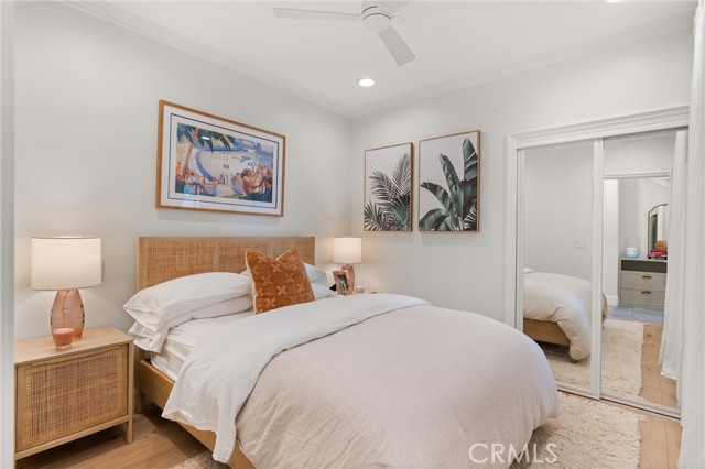 302 Carnation Avenue, Corona del Mar CA: https://media.crmls.org/medias/01439448-5de4-44b1-8413-32a08f46205d.jpg