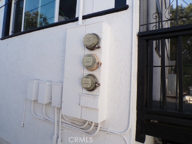 515 S Coronado Street, Los Angeles CA: https://media.crmls.org/medias/014398d6-c628-4e6c-b035-ec31971bca02.jpg