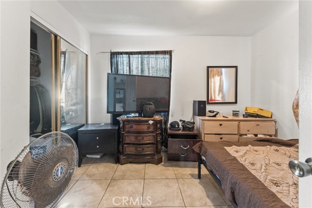 Detail Gallery Image 10 of 38 For 6118 S Main, Los Angeles,  CA 90003 - 6 Beds | 3/2 Baths