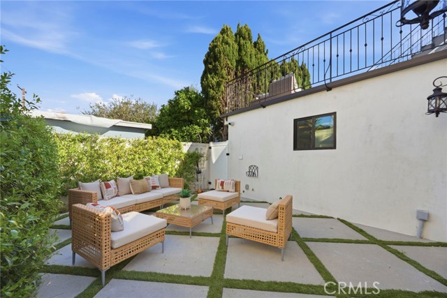 Detail Gallery Image 42 of 63 For 1001 2nd, Hermosa Beach,  CA 90254 - 5 Beds | 3/1 Baths