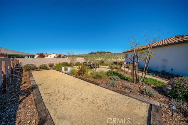 1330 Riley Lane, Nipomo CA: https://media.crmls.org/medias/01440267-6d35-4819-bd3f-fcd1f532d950.jpg