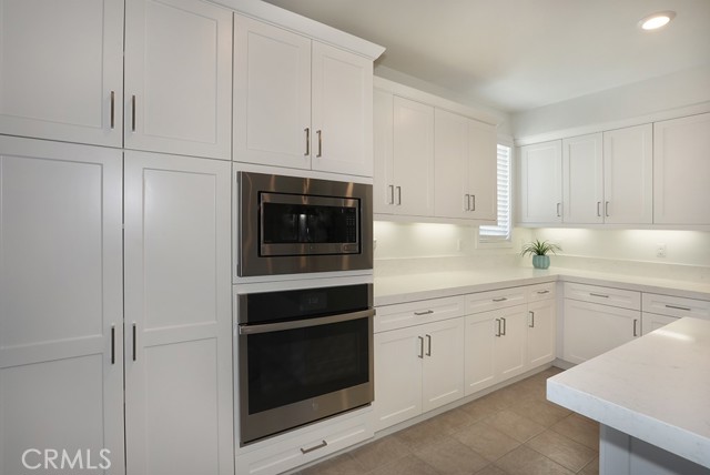 99 Waypoint, Tustin CA: https://media.crmls.org/medias/01442226-1600-4f95-a960-9a0fe3b71b35.jpg