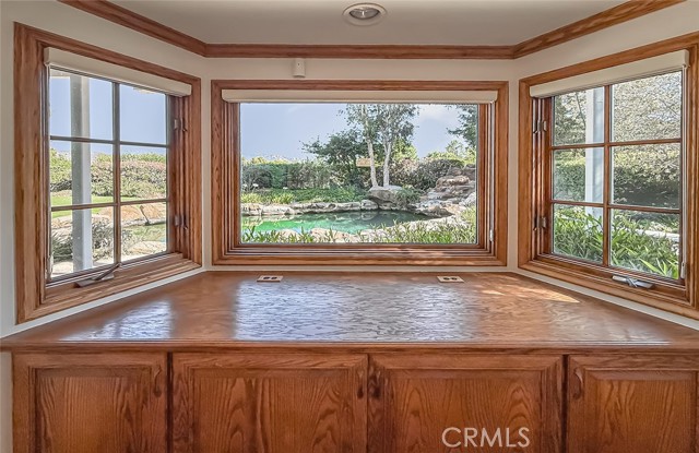 27014 Helmond Drive, Calabasas CA: https://media.crmls.org/medias/014476ef-ce3a-4853-975f-174fcac33c4a.jpg