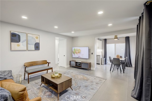 Detail Gallery Image 19 of 46 For 16562 Regina #4,  Huntington Beach,  CA 92649 - 2 Beds | 1 Baths