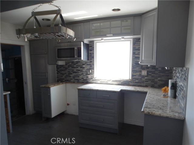 Detail Gallery Image 6 of 29 For 1217 E 100th St, Los Angeles,  CA 90002 - – Beds | – Baths