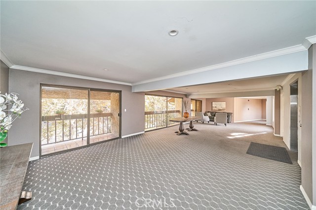 Detail Gallery Image 5 of 45 For 3481 Stancrest Dr #302,  Glendale,  CA 91208 - 3 Beds | 2 Baths