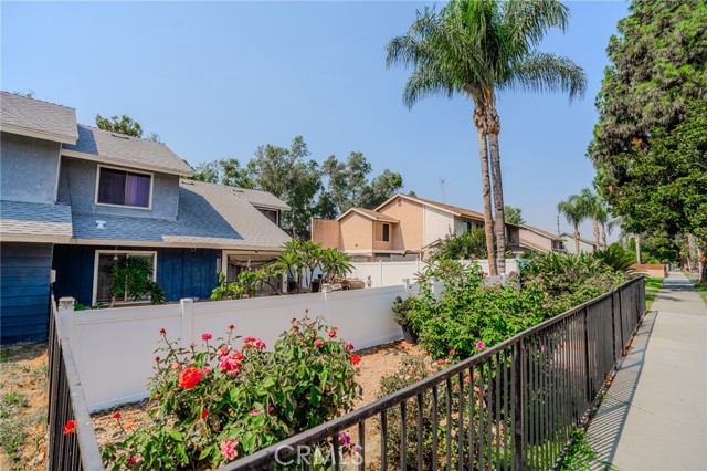 574 E Skylark Drive, Ontario CA: https://media.crmls.org/medias/0145f369-baef-43d3-a93b-772eaa63b5c7.jpg