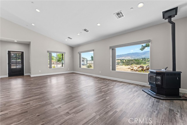 21813 Valley Vista Drive, Tehachapi CA: https://media.crmls.org/medias/01467d55-bed5-4afe-a031-8eed403e69b3.jpg