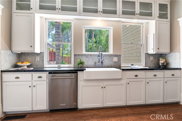 16 Campbell Avenue, Redlands CA: https://media.crmls.org/medias/01469137-ca01-426e-9ec7-cf1300398108.jpg