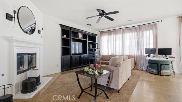 Detail Gallery Image 6 of 41 For 11938 Tiffany, Victorville,  CA 92392 - 4 Beds | 3 Baths