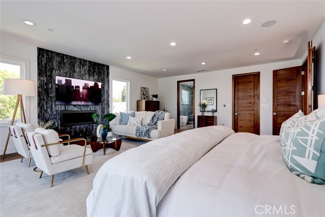 1901 Lynngrove Drive, Manhattan Beach, California 90266, 5 Bedrooms Bedrooms, ,3 BathroomsBathrooms,Residential,Sold,Lynngrove,SB22089593