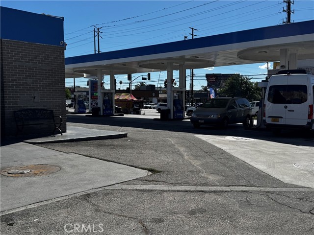 6301 Santa Monica Blvd, Hollywood CA: https://media.crmls.org/medias/01498cd0-850f-445c-a3e1-2ae9866bd15c.jpg