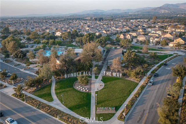 177 Frame, Irvine CA: https://media.crmls.org/medias/0149a3e2-24fc-4f35-9ee5-5ad2a14eaabd.jpg