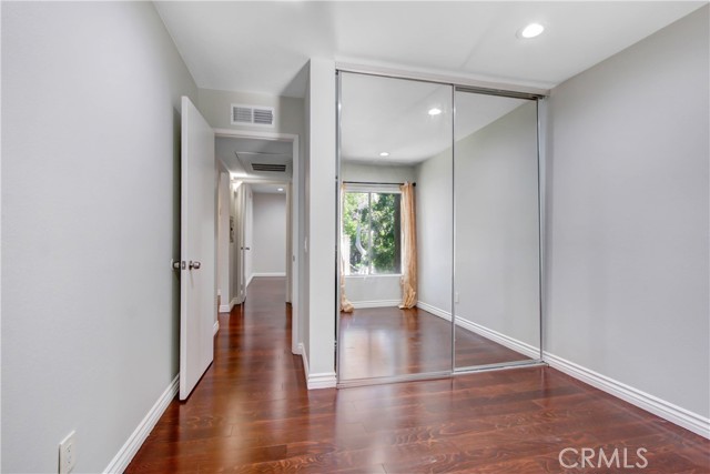 Detail Gallery Image 9 of 17 For 18350 Hatteras St #255,  Tarzana,  CA 91356 - 3 Beds | 2 Baths