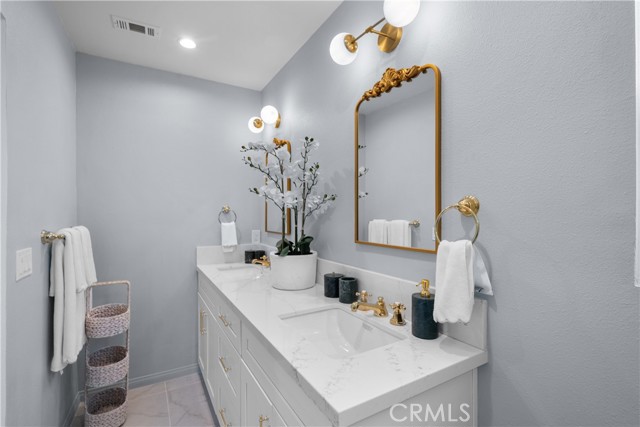 Detail Gallery Image 27 of 39 For 8054 Cedros Ave, Panorama City,  CA 91402 - 5 Beds | 3/1 Baths