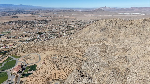 Detail Gallery Image 2 of 15 For 23545 Valley Crest, Apple Valley,  CA 92307 - – Beds | – Baths