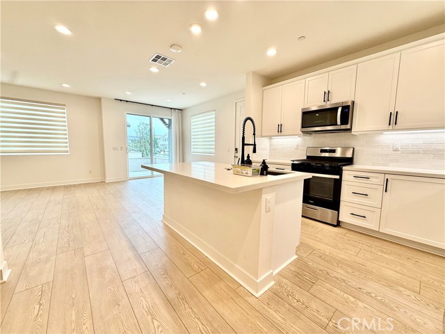 Detail Gallery Image 9 of 31 For 4253 S Sage Paseo, Ontario,  CA 91761 - 3 Beds | 3/1 Baths