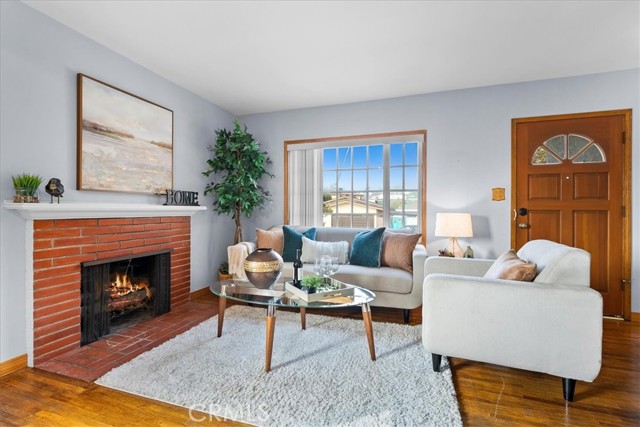1601 18th Street, Manhattan Beach, California 90266, 3 Bedrooms Bedrooms, ,1 BathroomBathrooms,Residential,Sold,18th,SB21241206